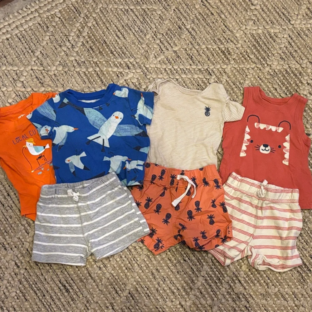 Carters 6 month summer bundle - Picture 1 of 1